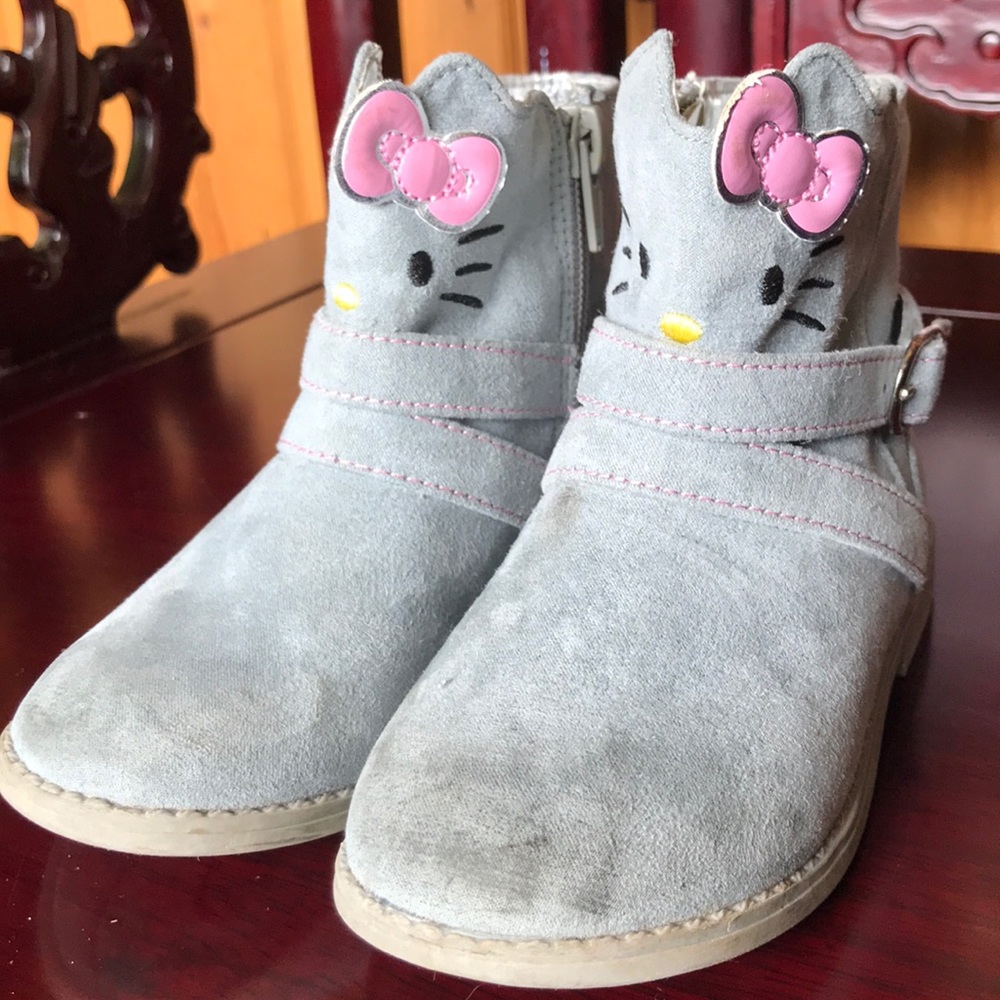PreLOVED Hello Kitty Boots